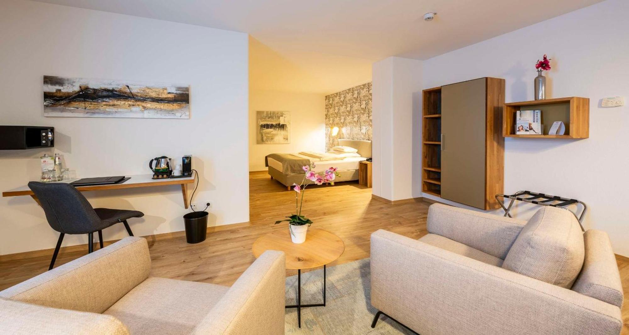 Western Io Hotel 4*
