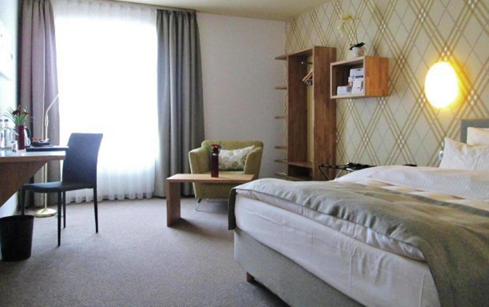 Western Io Hotel 4*